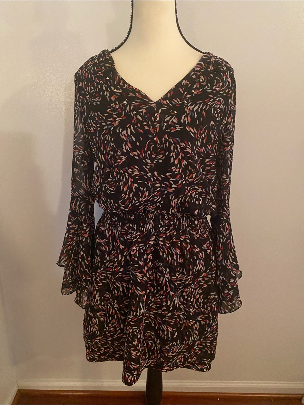 WHBM size 8 bell sleeve dress excellent condition